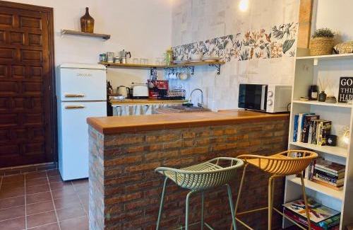 Alcala de Guadaira Apartment | La Casita del Cactus - Casa de campo con piscina