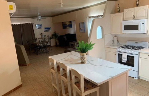 Laguna Shores House | la casita medrano
