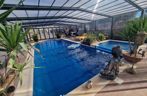 Villena House | La Catrina