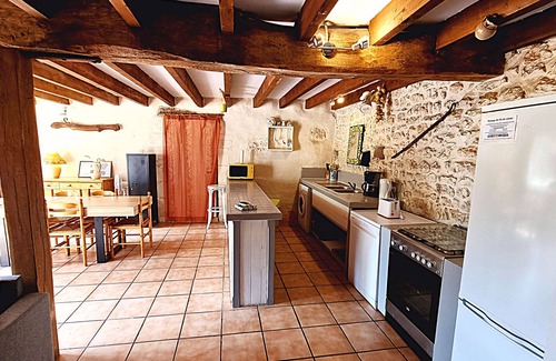 Saint-Just-Luzac House | La Cave. 3 bedroom house