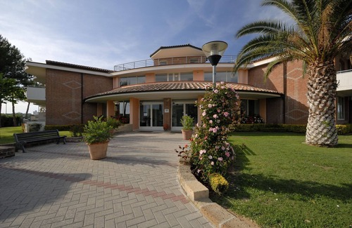 Marina di Cecina Apartment | La Cecinella Apartment 5 in Cecina, pool use A/C