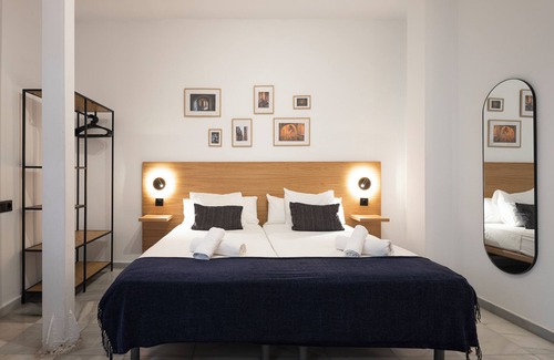 San Vicente House | La Central Sevilla
