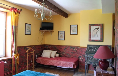Echinghen Other | La Chambre Rouge