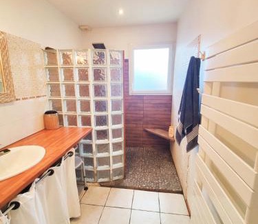 Gujan-Mestras Apartment | La chambre Soleil