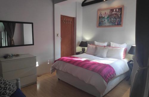 Montagu Apartment | La Chapelle - The Apartment