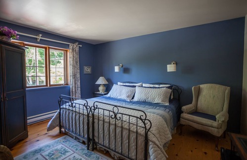 Mont-Tremblant Bed & Breakfast | La Chaumiere de l' Anse