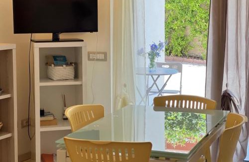 Villasimius Apartment | La chiocciola di Beniamino, Villasimius appartamento confort, parking gratuito, fronte bus Arst, navetta mare e postazione noleggio monopattini elettrici