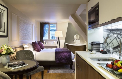 Palais-Royal Apartment | La Clef Louvre Paris by The Crest Collection