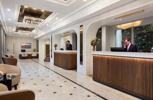 Chaillot Hotel | La Clef Tour Eiffel Paris by The Crest Collection