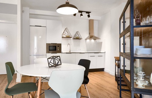 San Roque Apartment | La Combinación de Comodidad y Diseño Contemporáneo en el Centro de Sevilla