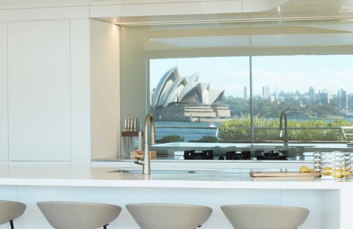 McMahons Point Apartment | La Corniche, what a stunning harbour view