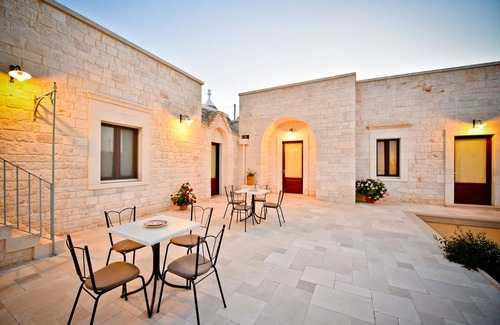 Locorotondo Villa | La Corte del Pergolo, complex of trulli with pool and spa
