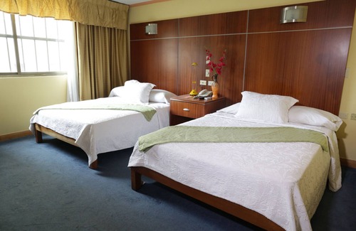 Campo Alegre Hotel | La Cresta Inn