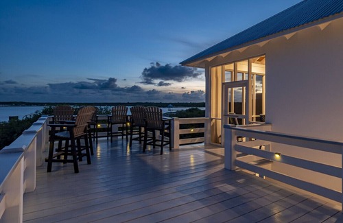 San Pedro Villa | La Dolce Vida & The Pool Club at Mahogany Bay