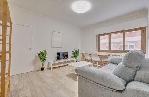 Logrono City Centre Apartment | La estación by Clabao