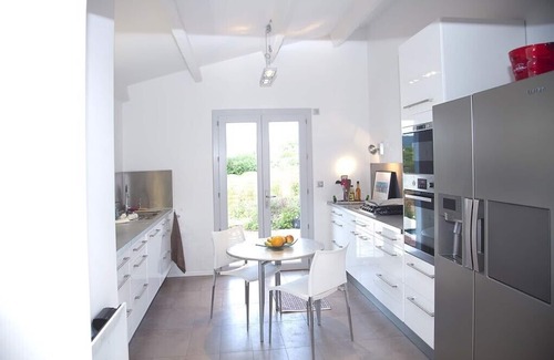 Sanary-sur-Mer Villa | La Faligeotte. Seafront, heated swimming pool, AC