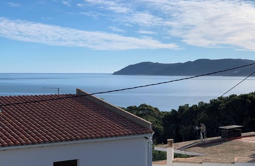 Llanca Apartment | La Farella, panoramic sea view near the beach, Wi-Fi