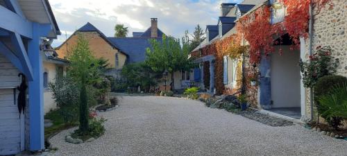 Ossun Bed & Breakfast | La Ferme aux Fleurs