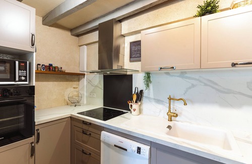 Saint-Georges-sur-Cher House | La Fernandière : Loire Valley Historic Home, Garden & Swimming Pool, Sleeps 7