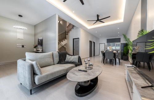 Batu Ferringhi House | La Ferringhi Villa - 5 Bedroom Bungalows by ALV