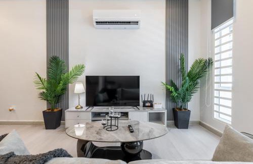 Batu Ferringhi House | La Ferringhi Villa - 5 Bedroom Bungalows by ALV