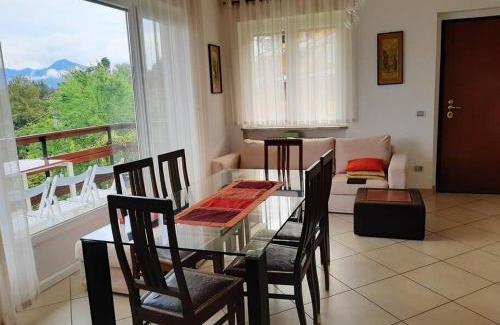 Stresa Apartment | La finestra sul lago - in villa con vista e posto auto coperto