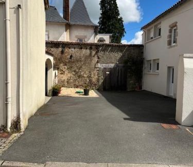 Sevremont House | La Flo