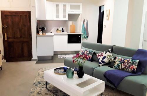 Villefranche-sur-Mer Apartment | LA FONTAINE AP4355 By Riviera Holiday Homes