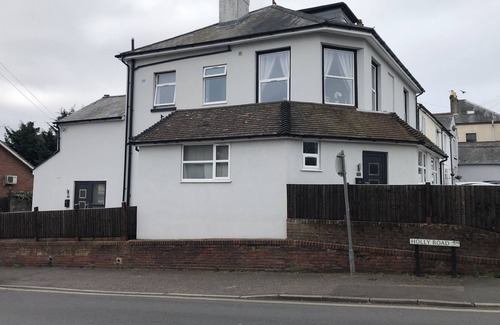 Rushmoor District Apartment | La Fontaine Court Apartments by Aldershot Short Stays