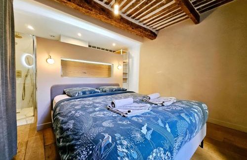 Antibes Old Town House | La Fourmilière - dans le Vieil Antibes