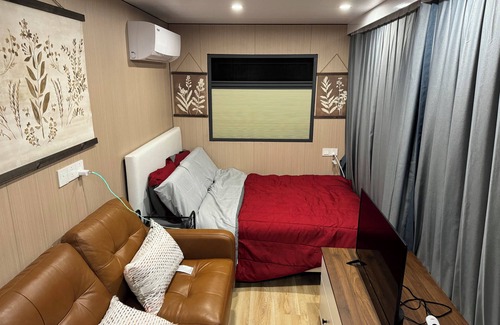 San Gabriel House | LA Futuristic TinyPod in tranquil San Gabriel with WiFi, AC