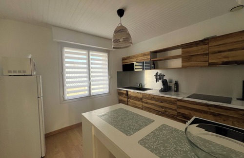 Gouville-sur-Mer House | La gouvillaise 10 people close to shops and sea