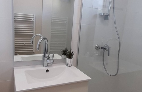 Saint-Genies-de-Fontedit Apartment | La Grange de Léon, Superbe Appartement Spacieux et Lumineux, Situation Idéale
