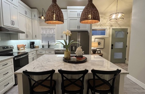 Grove Villa | La Grand! Our largest Luxury Villa overlooking Honey Creek Marina! Boat Parking!