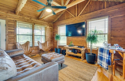 La Grange Cabin | La Grange Cabin on Acreage: Close to Wineries