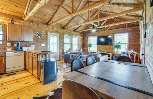 La Grange Cabin | La Grange Cabin on Acreage: Close to Wineries