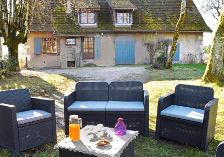 Sevrier Apartment | La Grange de Jean - 3 bedrooms with garden 300m from Lake Annecy