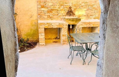 Cuers House | La Grange du Vendangeur, in the heart of organic vineyards.