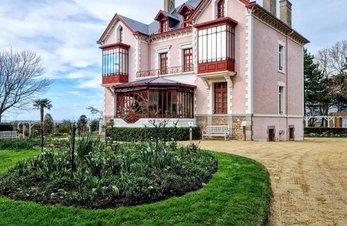Granville Apartment | LA Granv'illaise
