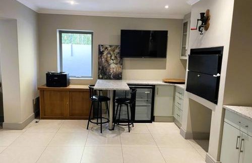 Stellenbosch Central Apartment | La Gratitude 3 Bedroom Apartment, Central