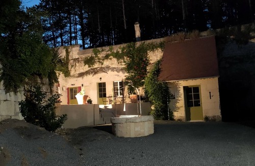 Perrusson Bed & Breakfast | LA Grenetiere Chambre Pour une Personne Avec Balcon