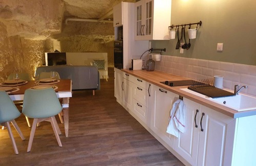 Cangey House | La Grotte du Bonheur