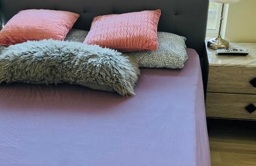 Rosemead House | LA guest room with private bathroom free parking