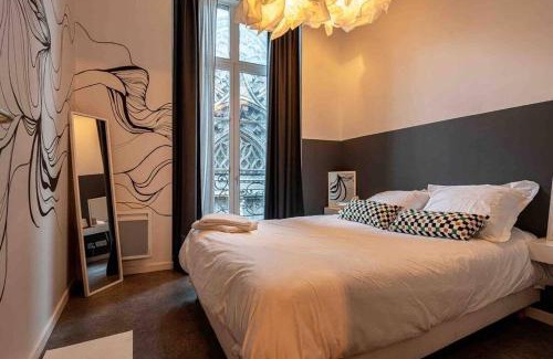 Riom Apartment | LA HUPPE - Bain Balnéo - Riom centre - 3 étoiles