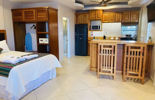 Caye Caulker Hotel | La Isla Resort