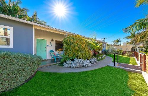 Beach Barber Tract House | La Jolla Cottage