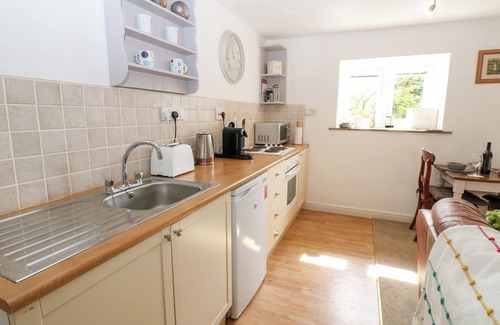Soulby Cottage | LA'L SKAITHE, pet friendly, with a garden in Kirkby Stephen