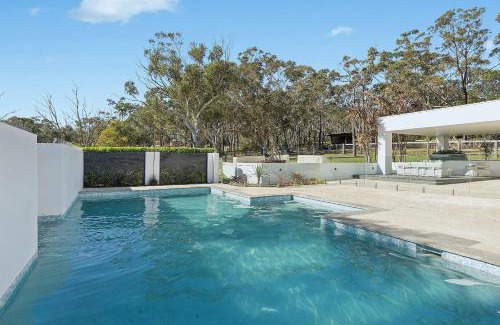 Kariong House | La La Land by Coast Hosting