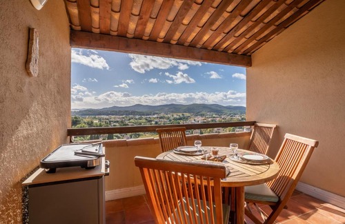 Bormes-Les-Mimosas Apartment | La Lavandière