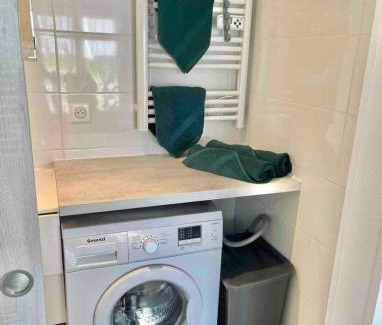 Mont-de-Marsan Apartment | La loge de Gustave, studio avec wifi et une place de parking privatif